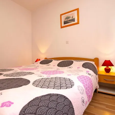 Snjezana Holiday home Stinjan