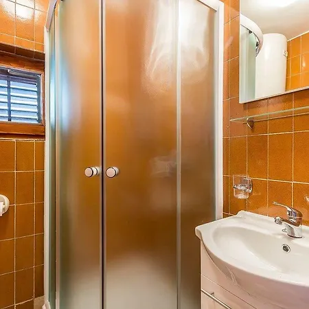 Snjezana Holiday home Stinjan