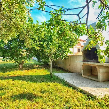 Semesterbostad House Snjezana *